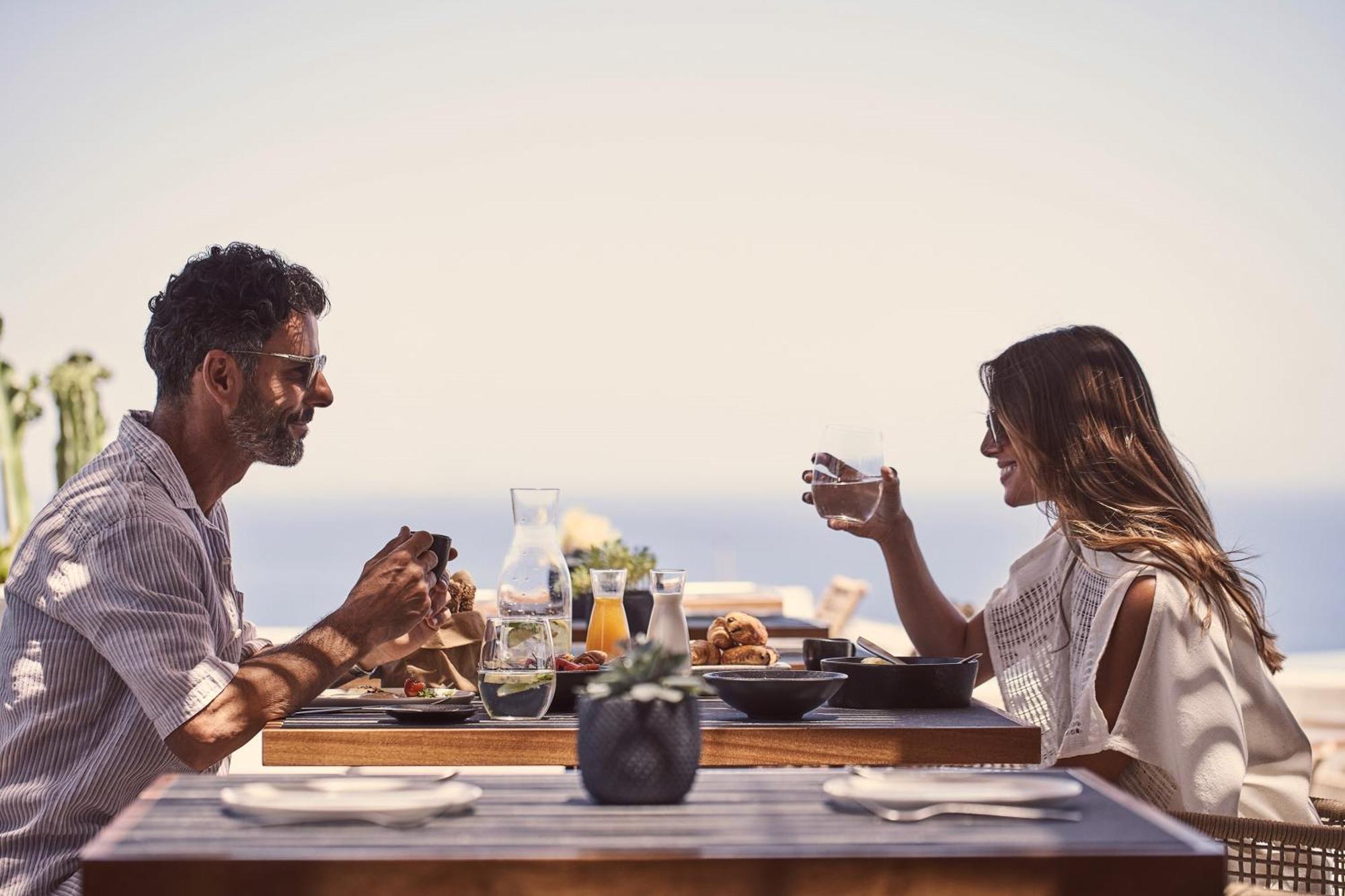 Magma Resort Santorini, In The Unbound Collection By Hyatt Vourvoulos Bagian luar foto